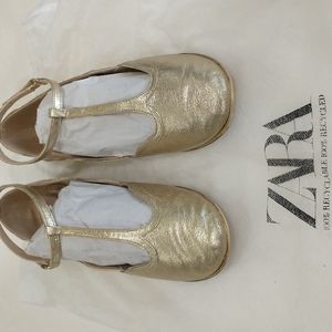 ZARA Girl ballet flats